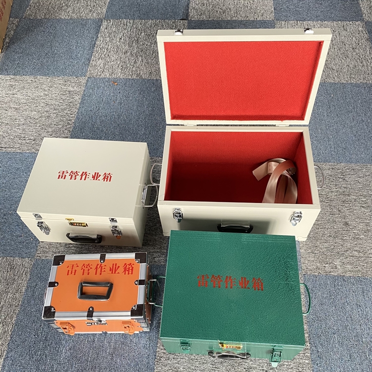 射洪爆破工程作业箱如何选择？玻璃钢与传统材质的全面对比